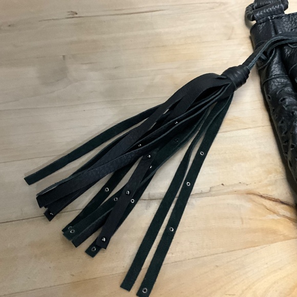 CLEOBELLA BLACK LEATHER CROSSBODY. BAG - Picture 4 of 8